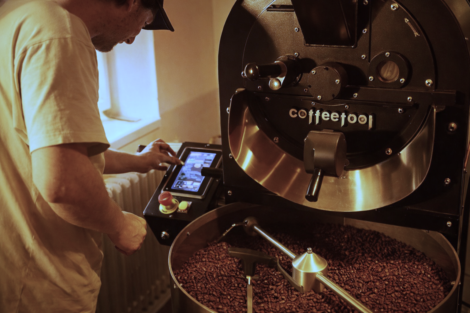 Průběh pražení kávy – jak se káva praží?